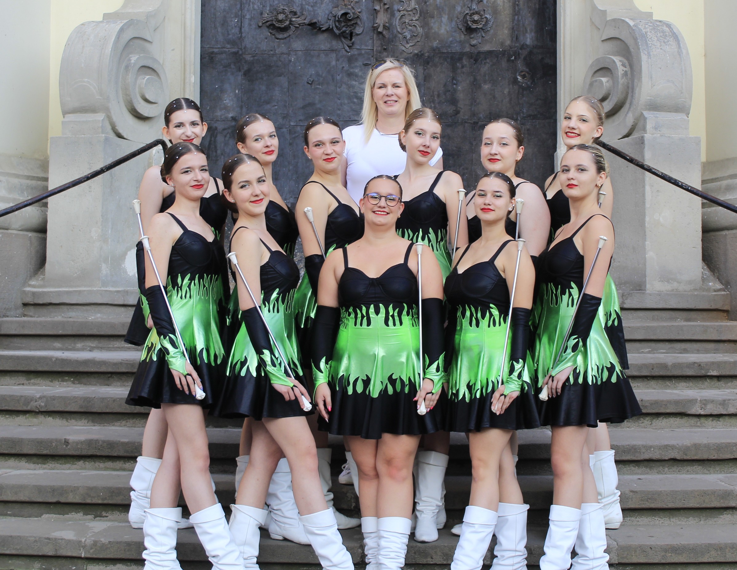 Csoportjaink - Hanjnalcsillag kristaly_csoport_egri_majorette