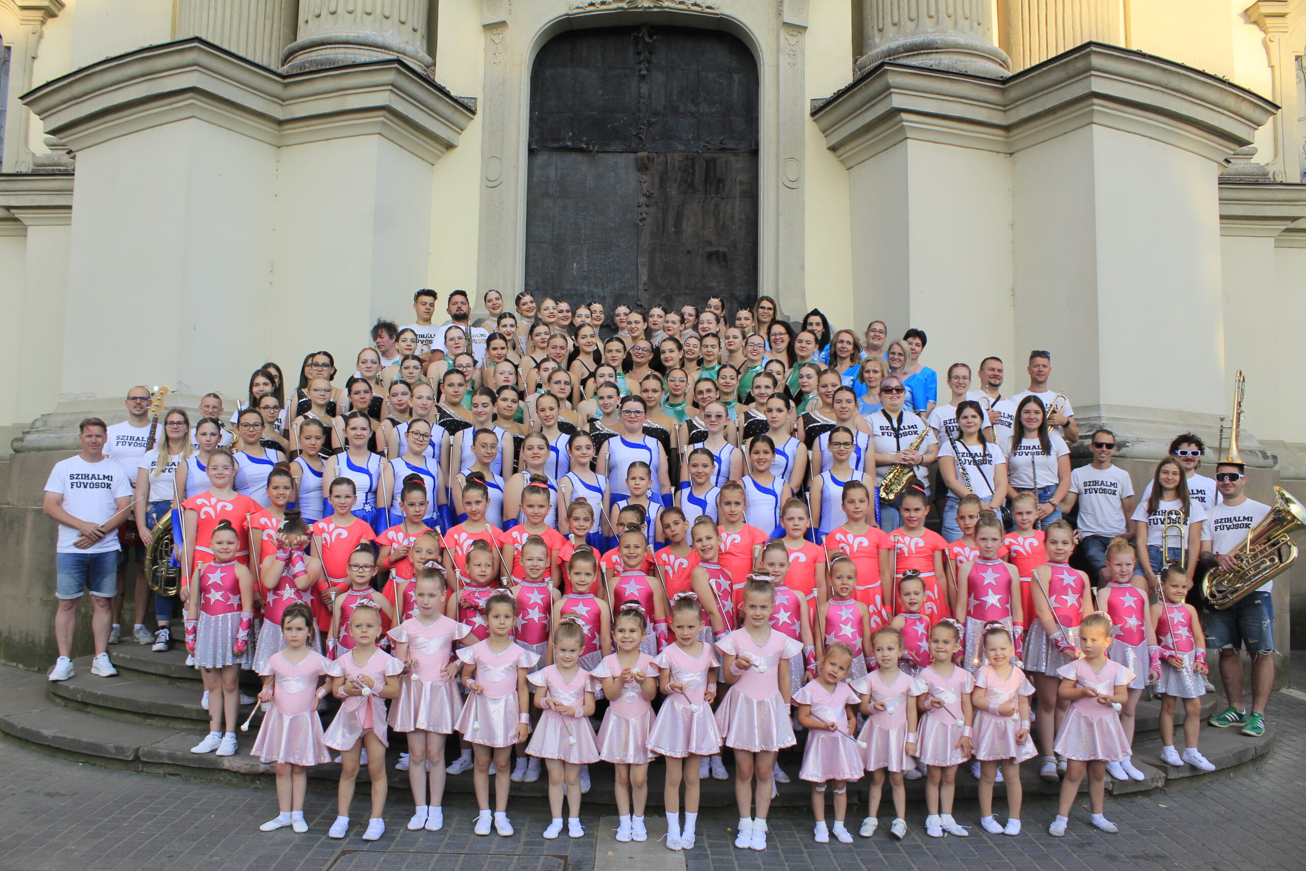 2020 teljes csoport_egri_majorette